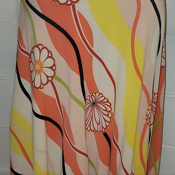 Beautiful A symmetrical lightweight shirt. Size 4 worn once. Fun/flirty/work - Picture 2 of 7